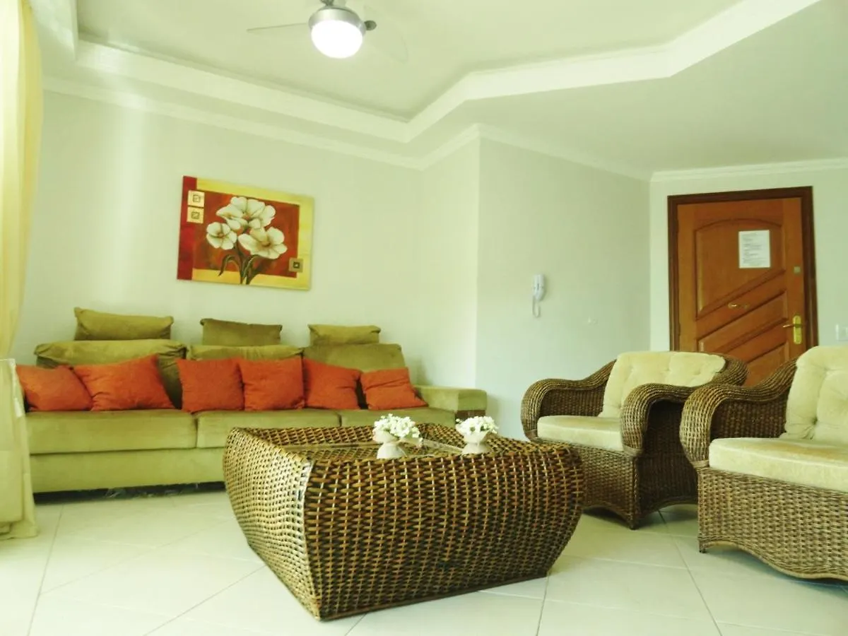 Apartamento Encantador, Com Piscina No Condominio Bombinhas